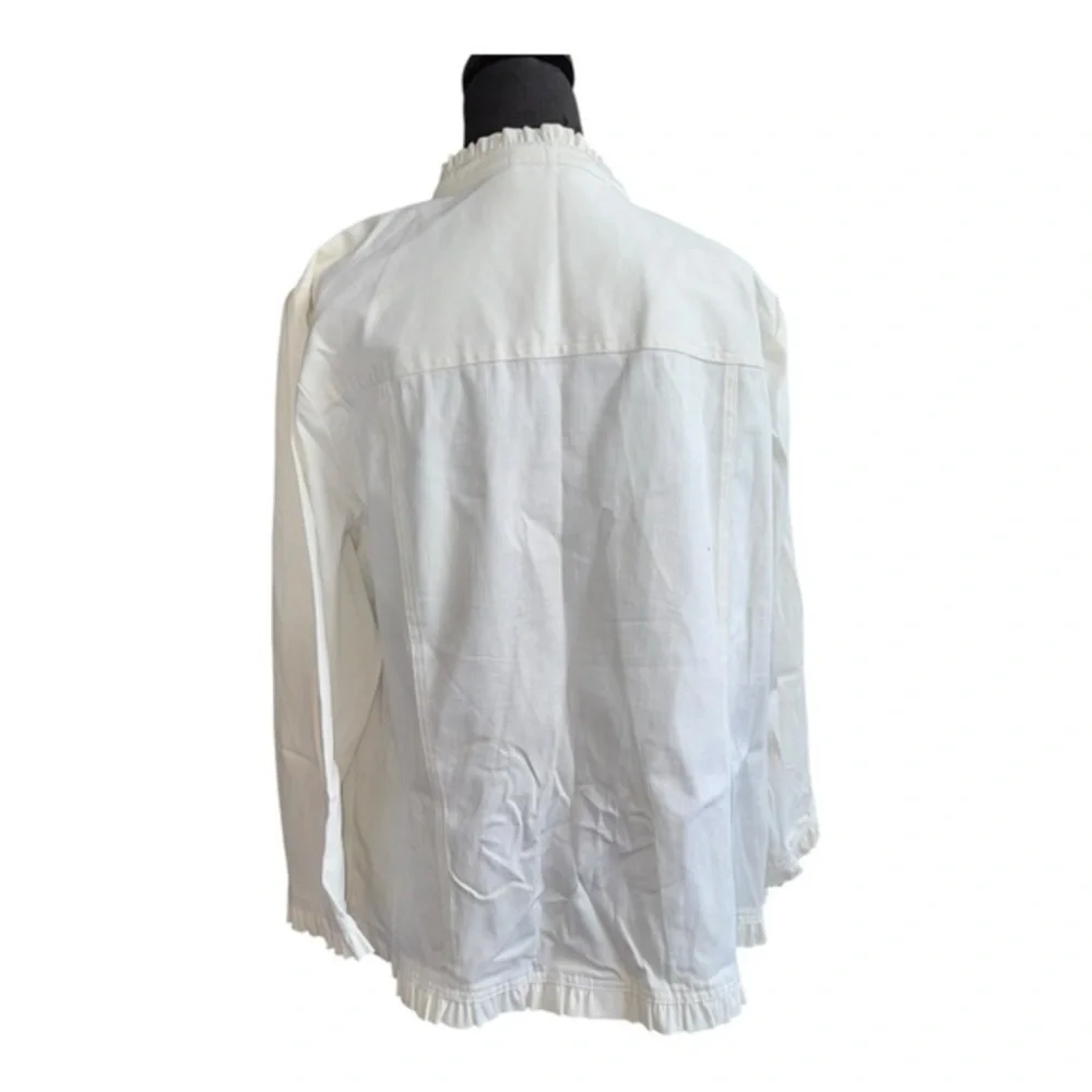 Quacker Factory Sparkle and Shine stretch jacket in white and silver‎ size 1X